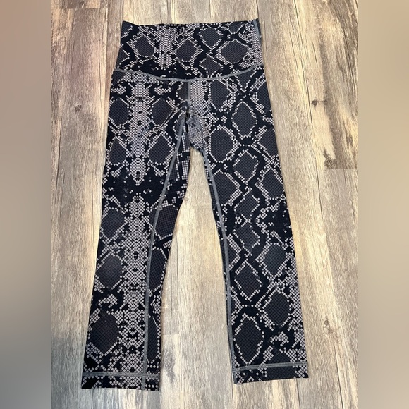 Lululemon Wunder Under Cropped Capri Leggings High Rise Simply Ziggy Snake Slate - Picture 3 of 8